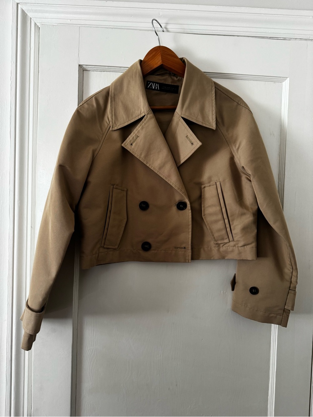 NWOT Zara Cropped Double-Breasted Trench Coat in Beige - Picture 3 of 5